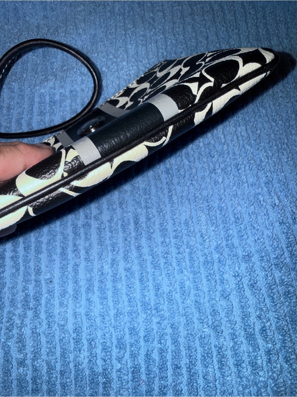 Coach Black & White Patterned Women's Wristlet| discoloration by zipper - Picture 11 of 11